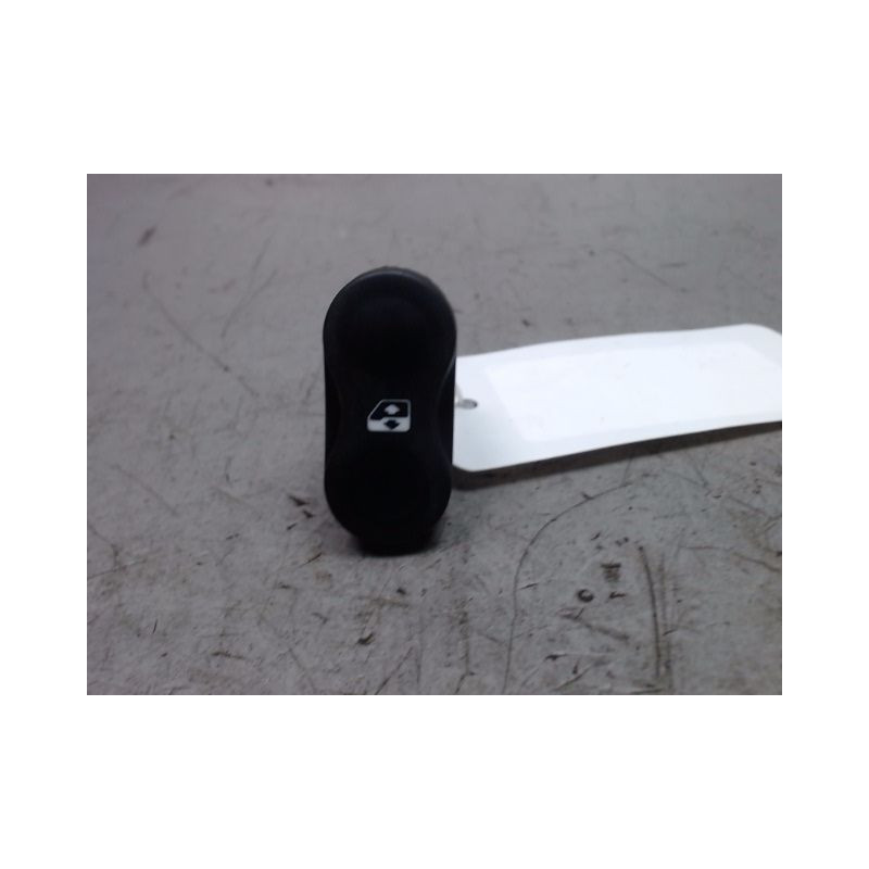 COMMANDE LEVE-GLACE PORTE AVD DACIA DUSTER 2010-
