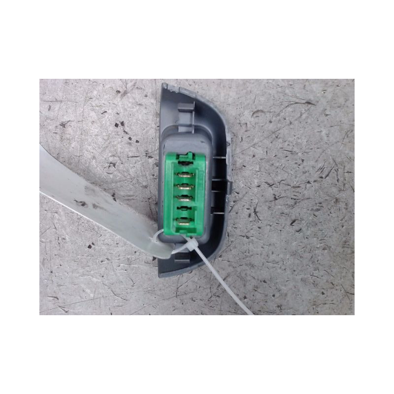 COMMANDE LEVE-GLACE PORTE AVD PEUGEOT 107 5P