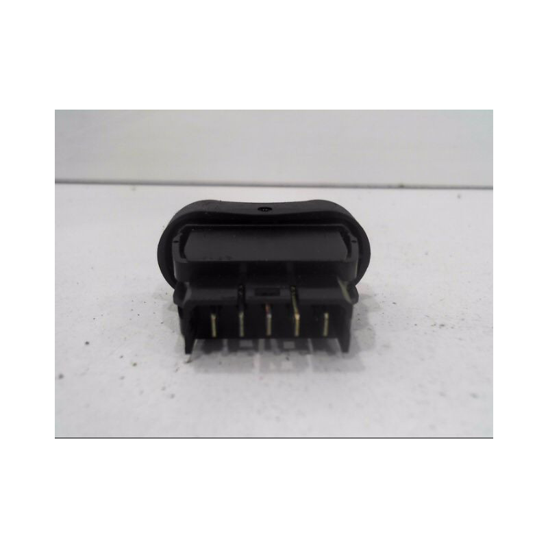 COMMANDE LEVE-GLACE PORTE AVG DACIA SANDERO