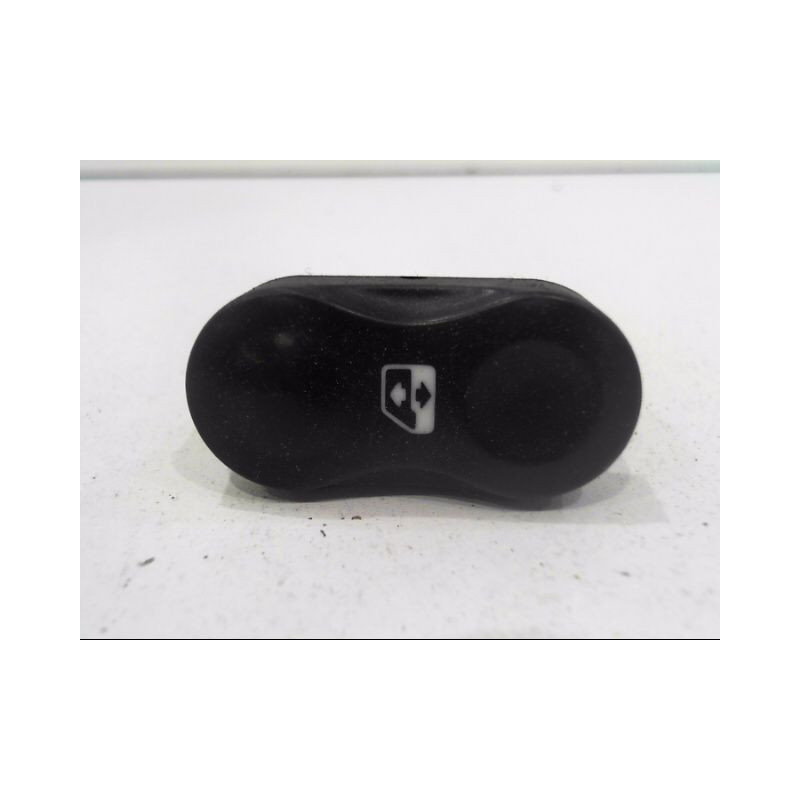 COMMANDE LEVE-GLACE PORTE AVD DACIA SANDERO