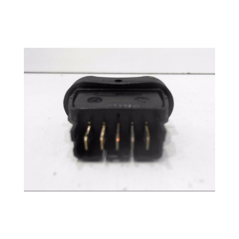 COMMANDE LEVE-GLACE PORTE AVD DACIA SANDERO