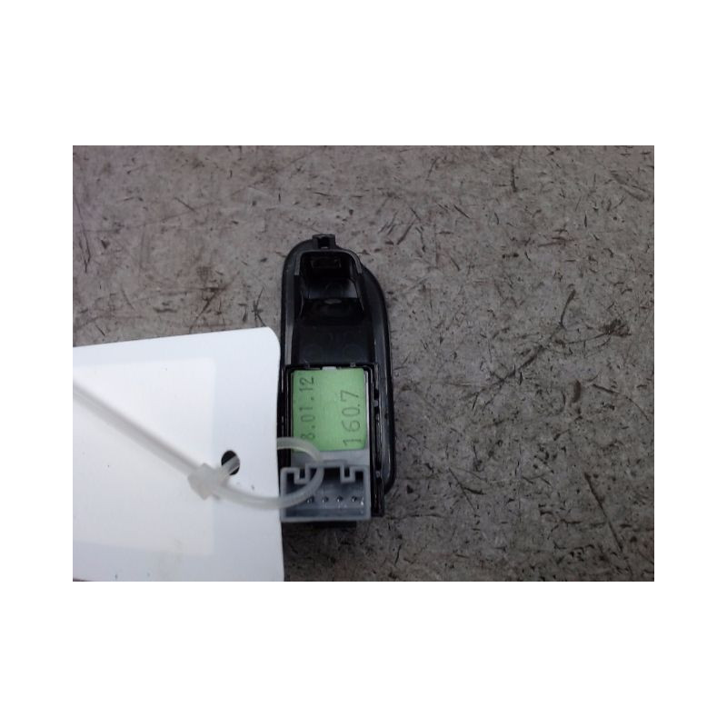 COMMANDE LEVE-GLACE PORTE ARD VOLKSWAGEN GOLF VI 2008-