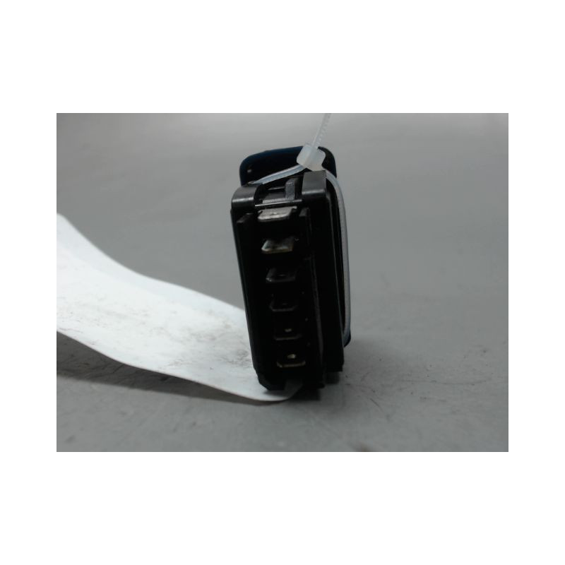 COMMANDE LEVE-GLACE PORTE AVD RENAULT TWINGO 93-98