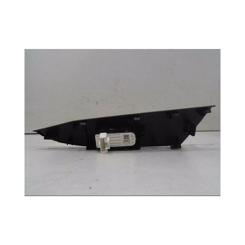 COMMANDE LEVE-GLACE PORTE AVD MAZDA 3