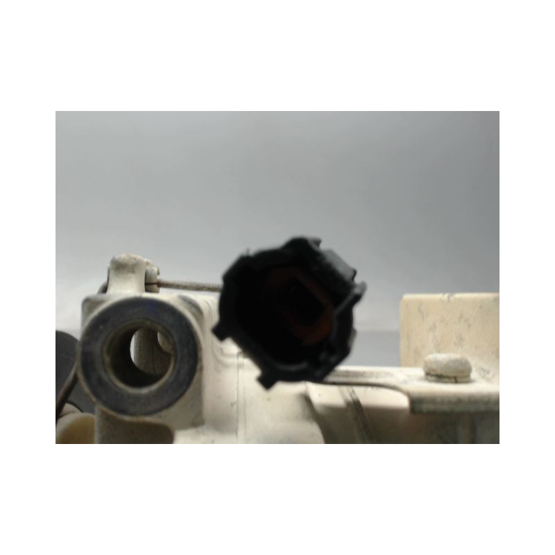 COMPRESSEUR AIR CONDITIONNE NISSAN NAVARA KING-CAB