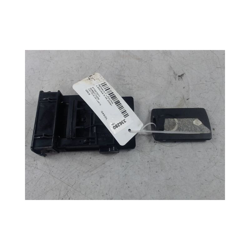 LECTEUR DE CARTE RENAULT LAGUNA III 2009-