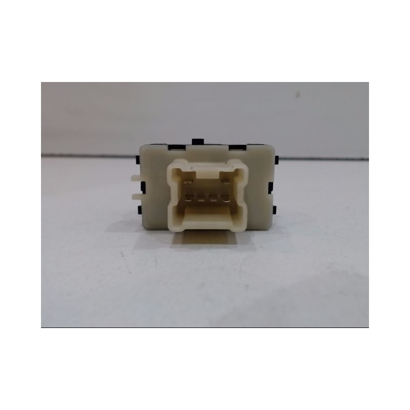 COMMANDE LEVE-GLACE PORTE AVD RENAULT CLIO
