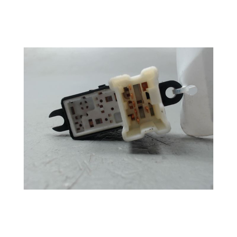 COMMANDE LEVE-GLACE PORTE AVD NISSAN MICRA 2003-2005