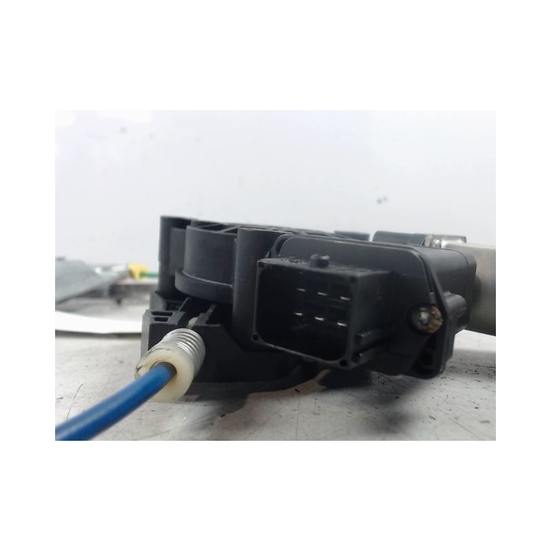 MECANISME+MOTEUR LEVE-GLACE AVANT GAUCHE OPEL CORSA