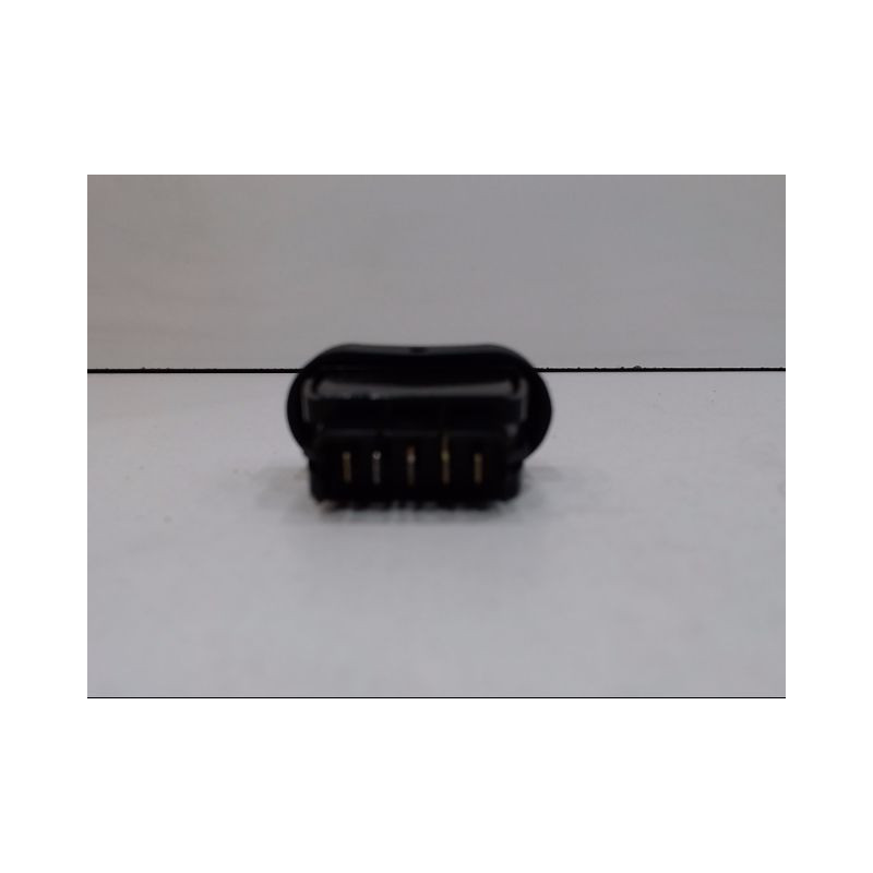 COMMANDE LEVE-GLACE PORTE AVG DACIA SANDERO