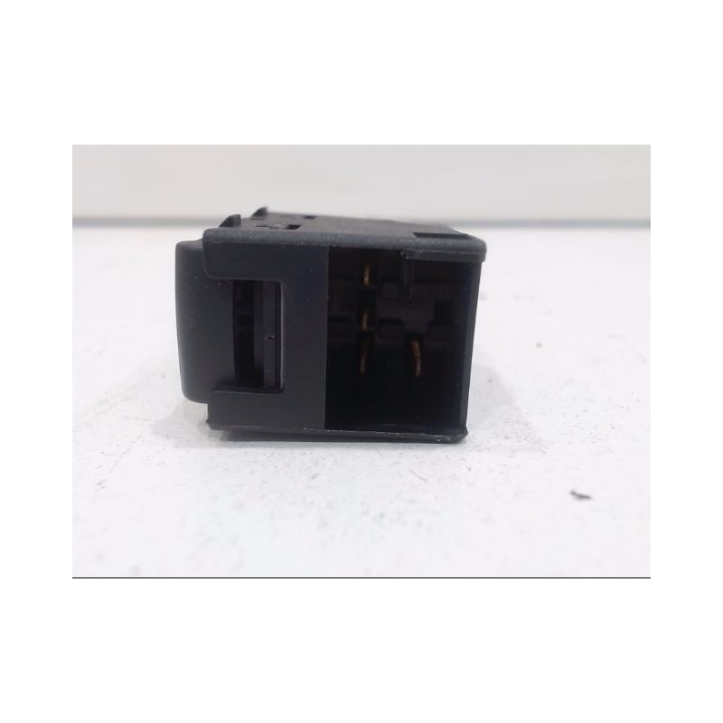 COMMANDE LEVE-GLACE PORTE AVD VOLKSWAGEN GOLF