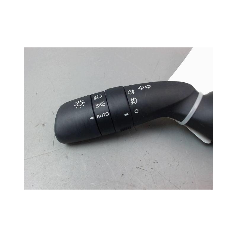 COMMANDE ECLAIRAGE TOYOTA YARIS 2005-