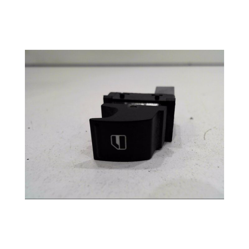 COMMANDE LEVE-GLACE PORTE AVD SEAT IBIZA