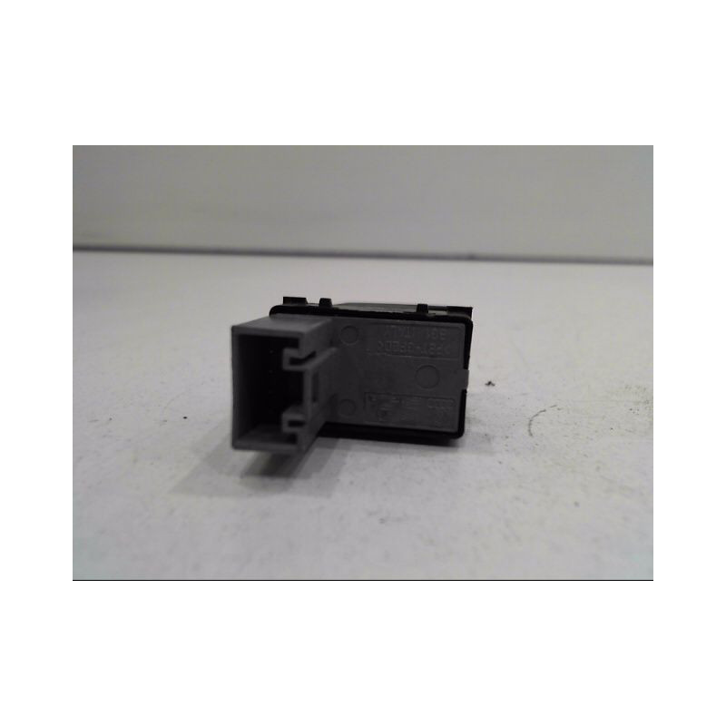 COMMANDE LEVE-GLACE PORTE AVD SEAT IBIZA