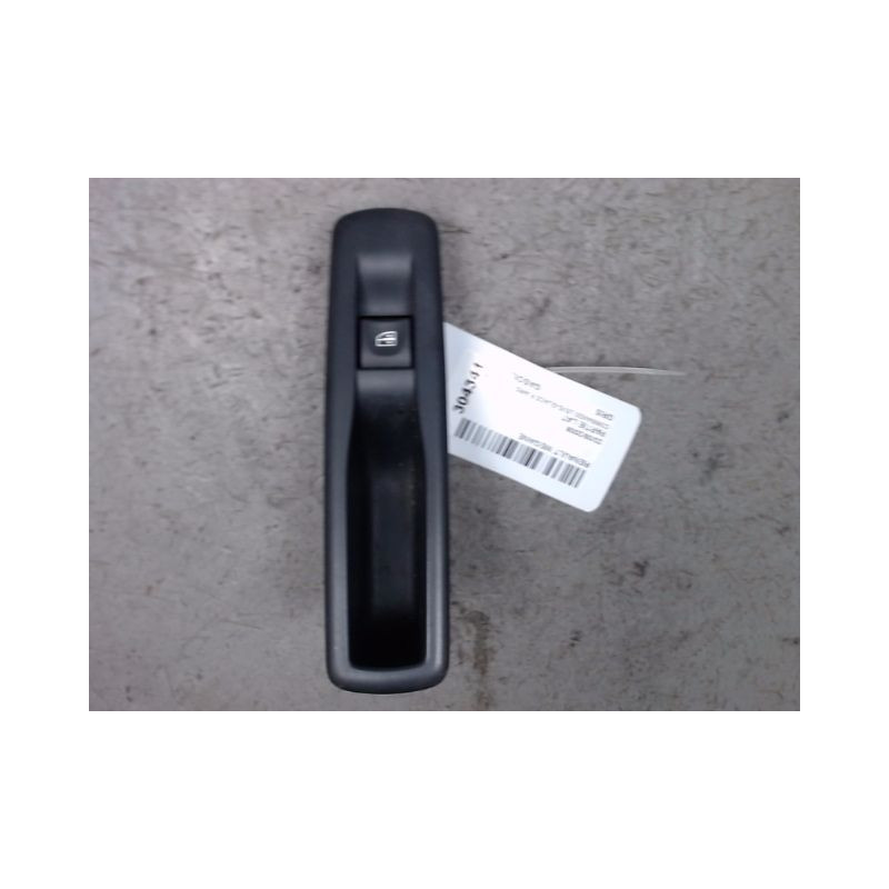 COMMANDE LEVE-GLACE PORTE ARG RENAULT MEGANE