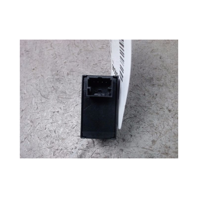 COMMANDE LEVE-GLACE PORTE AVD FIAT PUNTO
