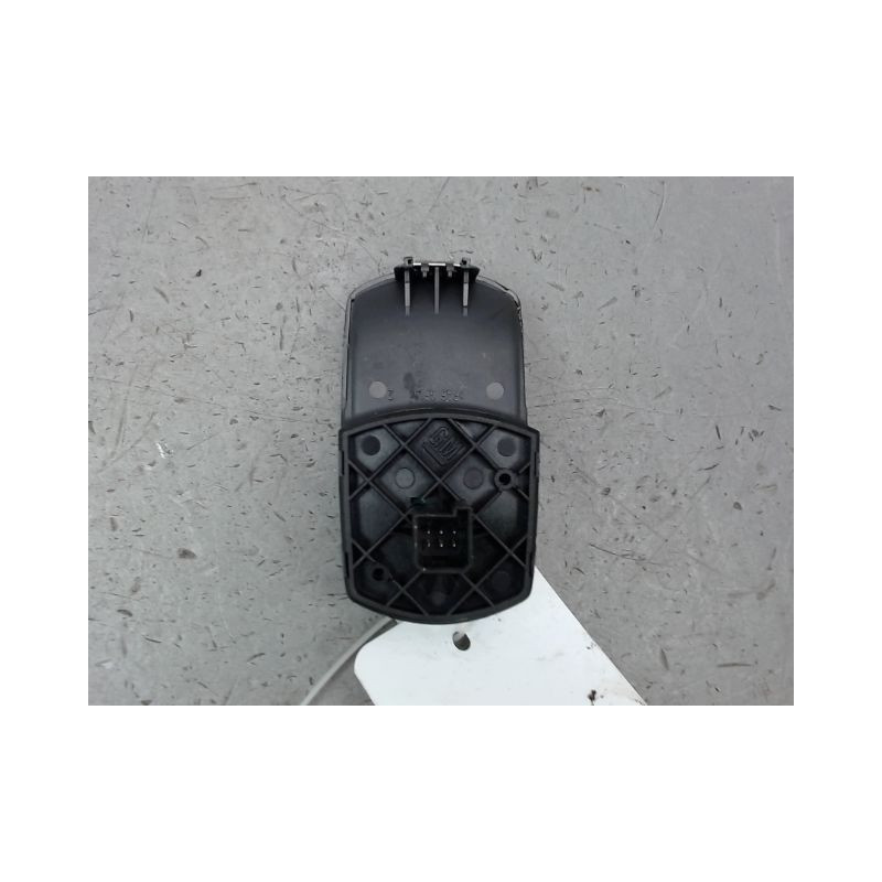 COMMANDE LEVE-GLACE PORTE AVD OPEL CORSA IV Phase 1 (D) 2006-2010
