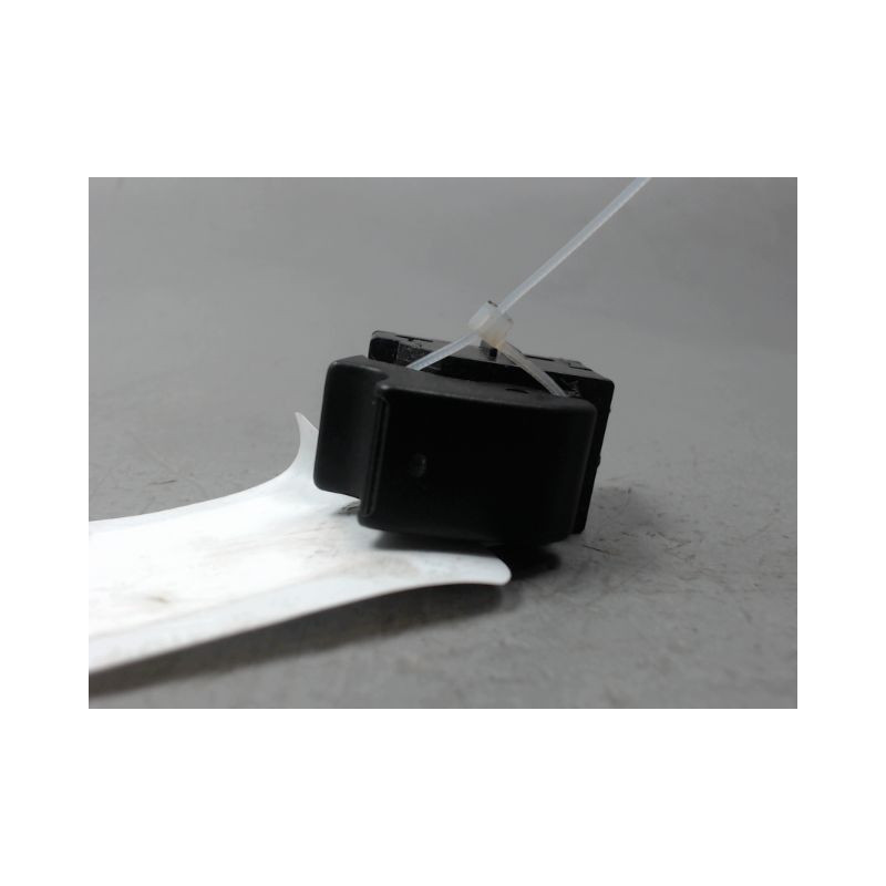COMMANDE LEVE-GLACE PORTE AVD TOYOTA COROLLA VERSO 2004-2007
