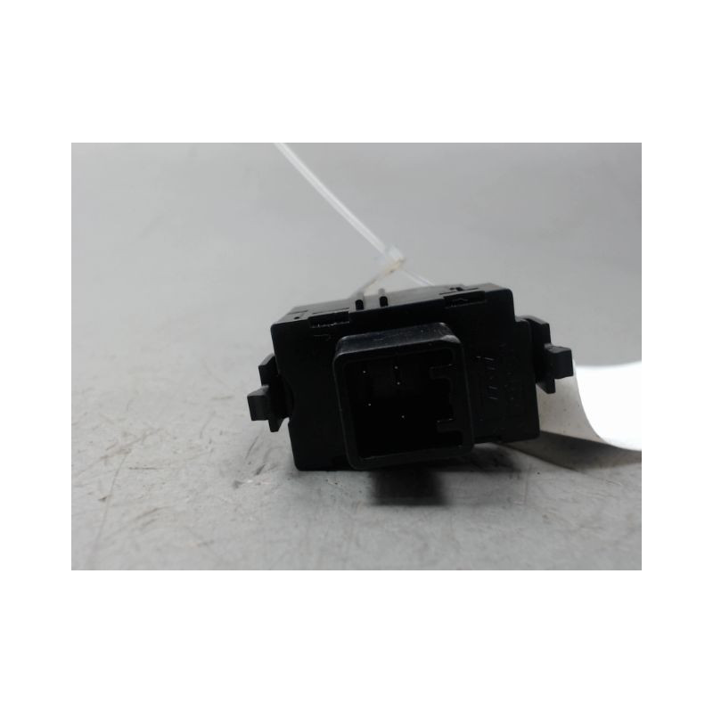 COMMANDE LEVE-GLACE PORTE AVD TOYOTA COROLLA VERSO 2004-2007
