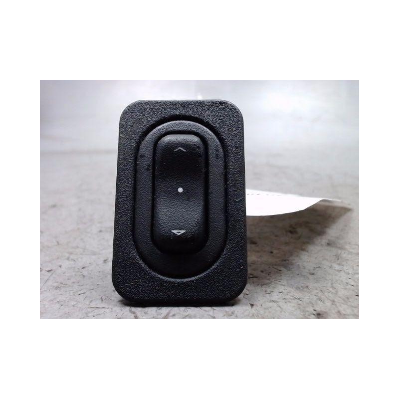 COMMANDE LEVE-GLACE PORTE AVD OPEL CORSA 2000-8.2003