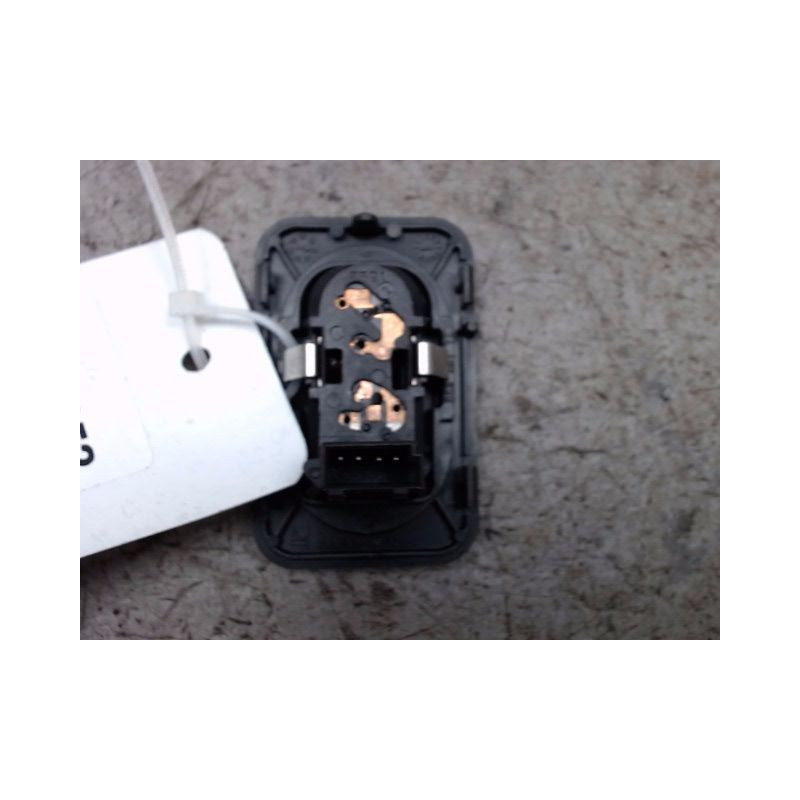 COMMANDE LEVE-GLACE PORTE AVD OPEL CORSA 2000-8.2003