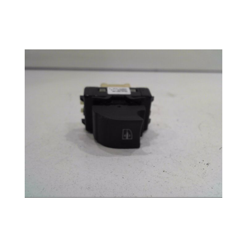 COMMANDE LEVE-GLACE PORTE AVD RENAULT CLIO