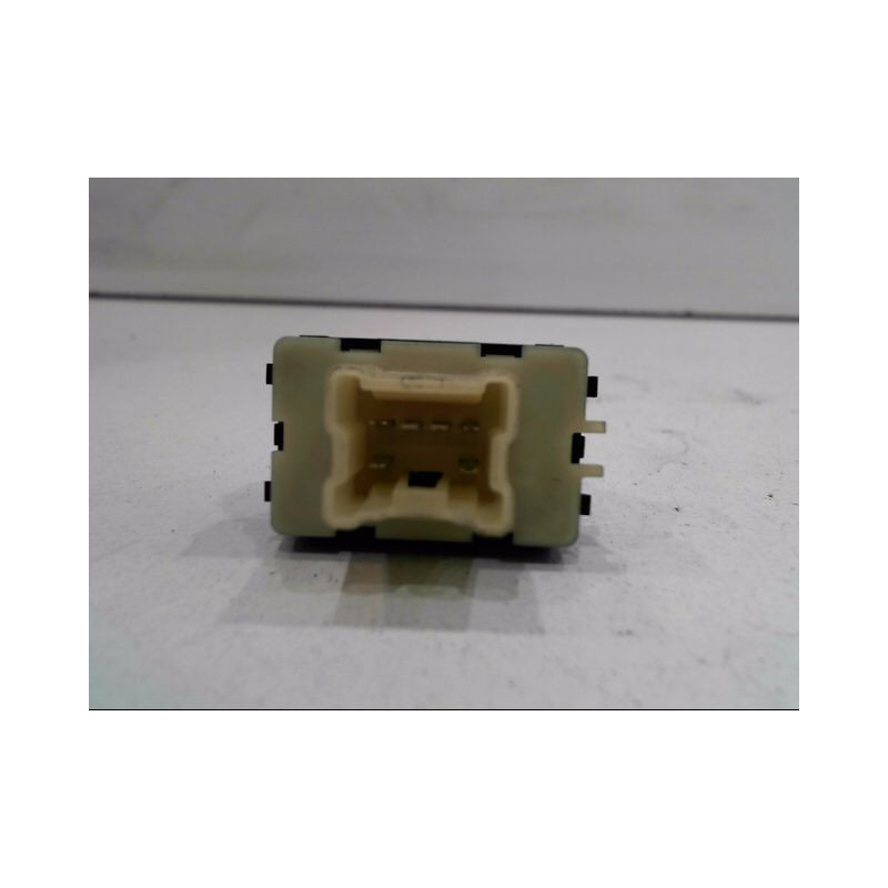 COMMANDE LEVE-GLACE PORTE AVD RENAULT CLIO