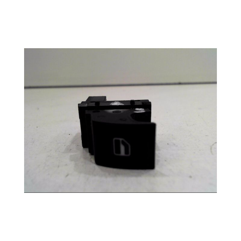 COMMANDE LEVE-GLACE PORTE AVD VOLKSWAGEN PASSAT