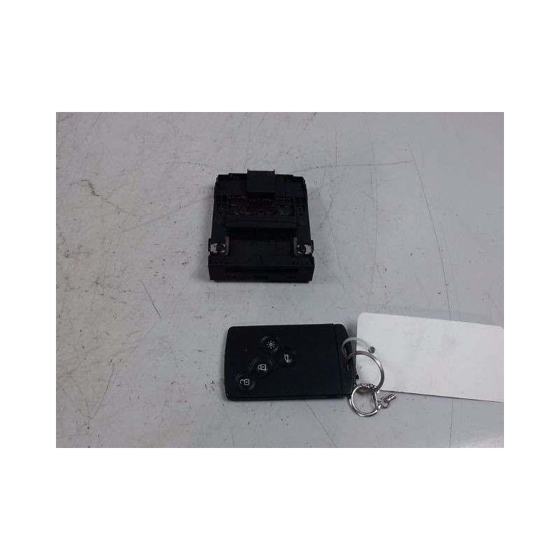 LECTEUR DE CARTE RENAULT SCENIC III 2009-