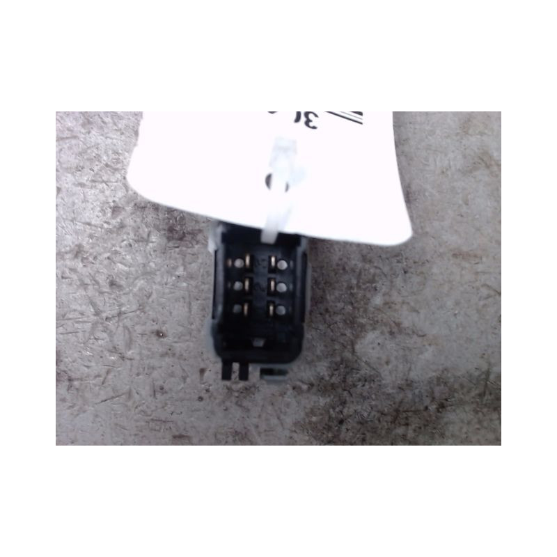 COMMANDE LEVE-GLACE PORTE AVD RENAULT ESPACE