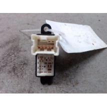 COMMANDE LEVE-GLACE PORTE AVD NISSAN MICRA