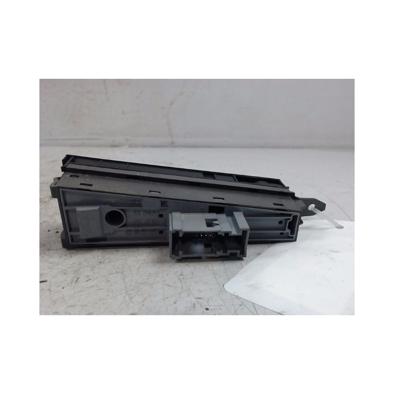 INTERIEUR COMMANDE FREIN A MAIN VOLKSWAGEN PASSAT 2010-