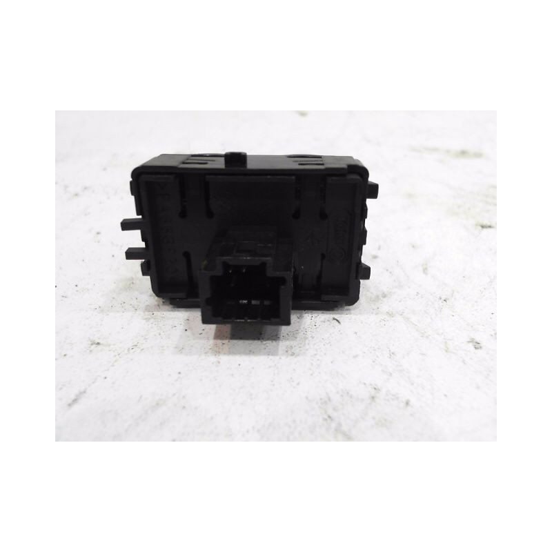 COMMANDE LEVE-GLACE PORTE AVD RENAULT LAGUNA