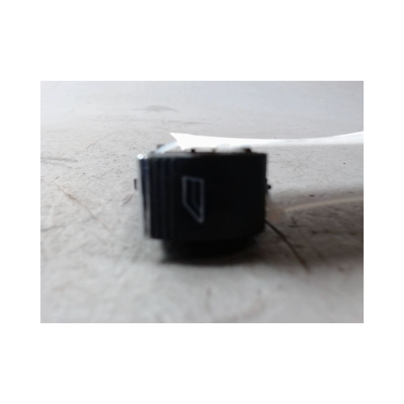 COMMANDE LEVE-GLACE PORTE AVD FORD FOCUS
