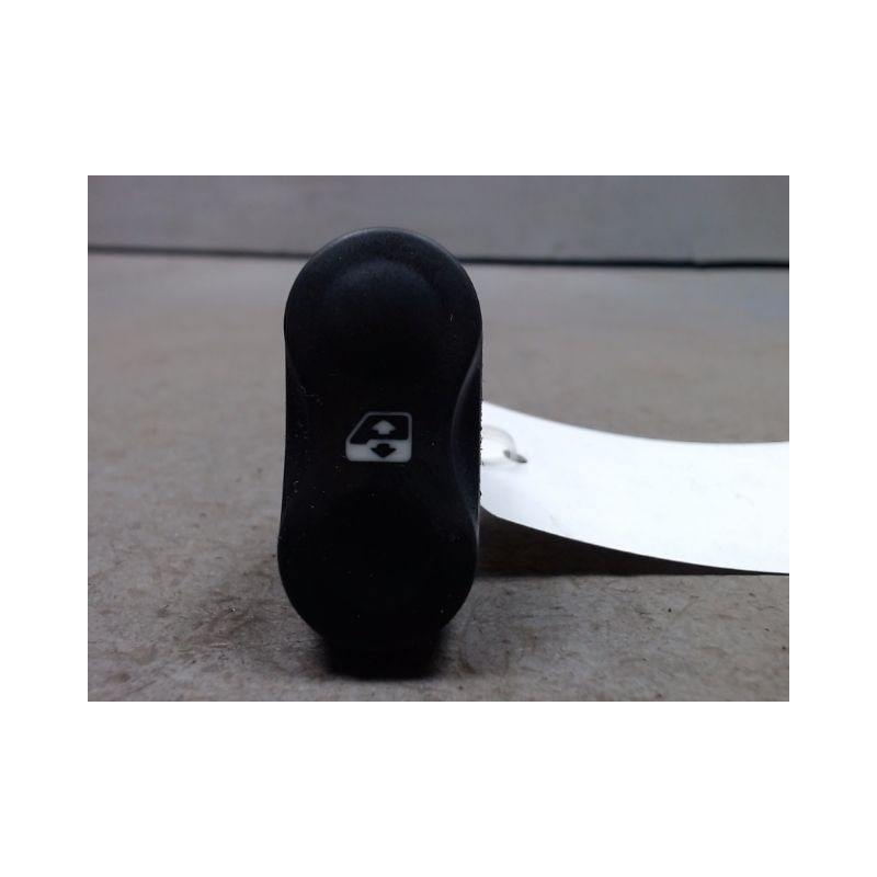 COMMANDE LEVE-GLACE PORTE AVD DACIA SANDERO 2008-