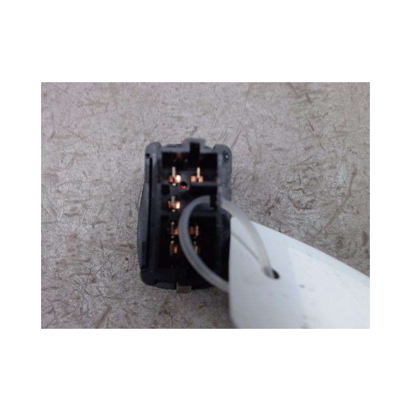 COMMANDE LEVE-GLACE PORTE AVD PEUGEOT 1007