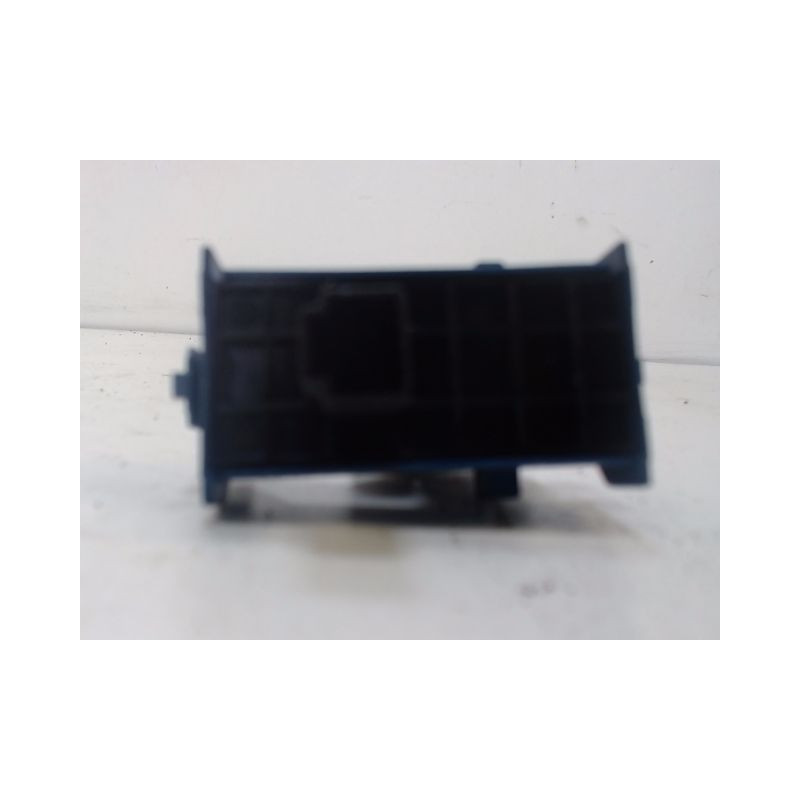 COMMANDE LEVE-GLACE PORTE AVD TOYOTA VERSO