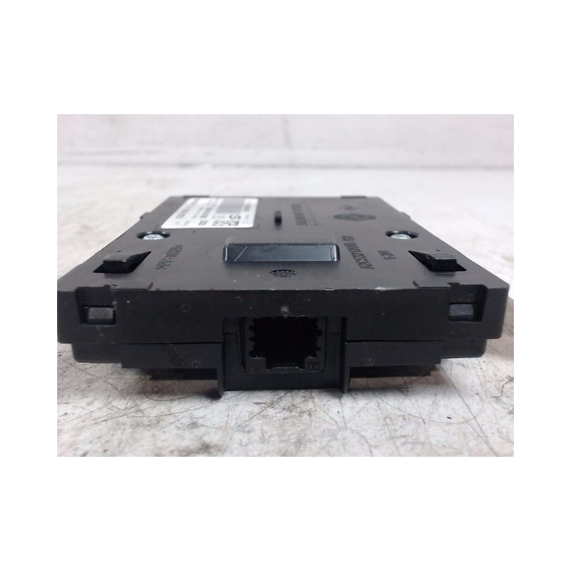 LECTEUR DE CARTE RENAULT SCENIC III 2009-