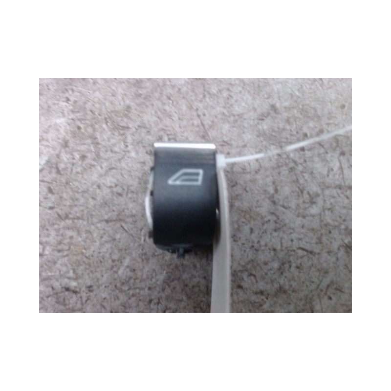 COMMANDE LEVE-GLACE PORTE ARD FORD KUGA