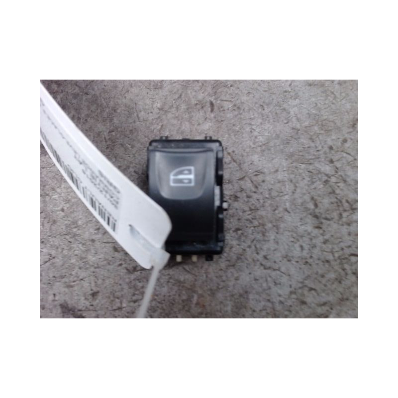 COMMANDE LEVE-GLACE PORTE AVD RENAULT CLIO