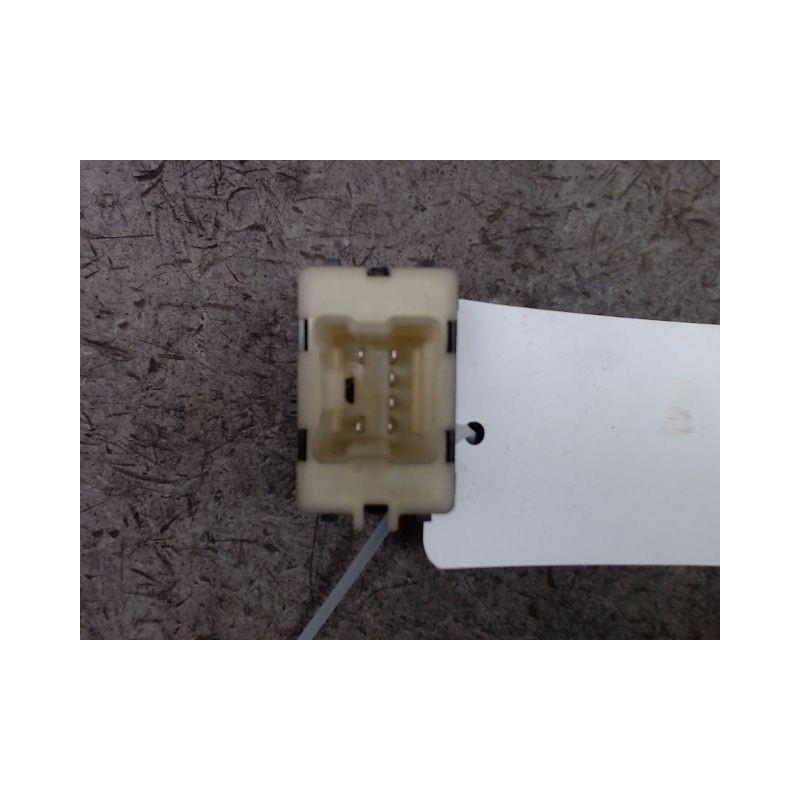 COMMANDE LEVE-GLACE PORTE AVD RENAULT CLIO