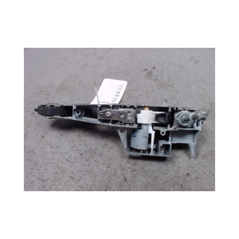 POIGNEE EXTERIEURE PORTE AVANT GAUCHE PEUGEOT 3008 2009-