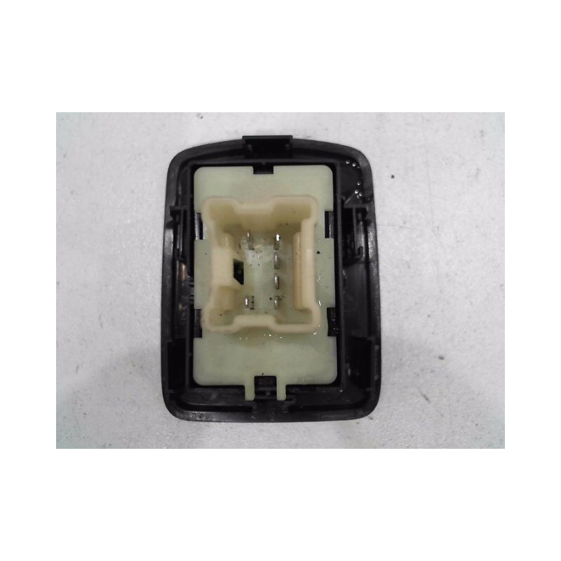COMMANDE LEVE-GLACE PORTE ARG DACIA LOGAN