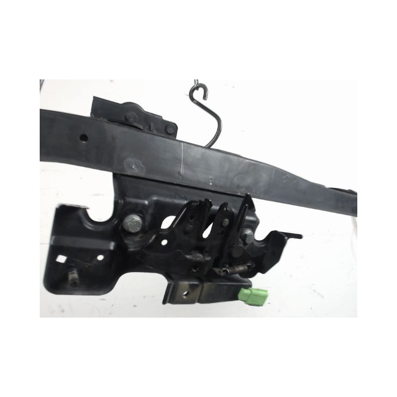 TRAVERSE SUPERIEURE ARMATURE AVANT NISSAN MICRA