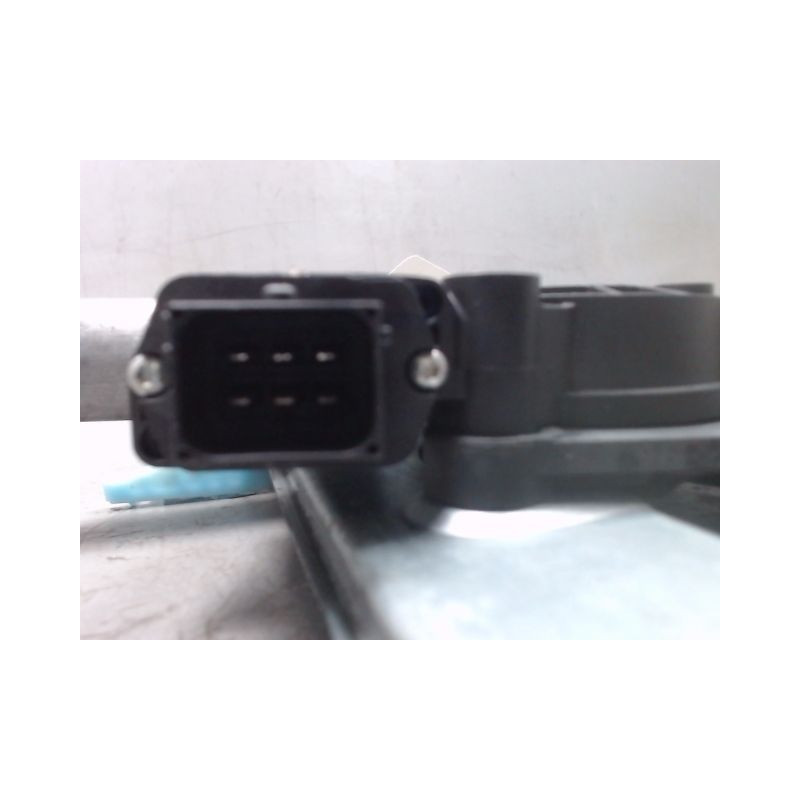 MECANISME+MOTEUR LEVE-GLACE AVANT DROIT OPEL CORSA 2010-
