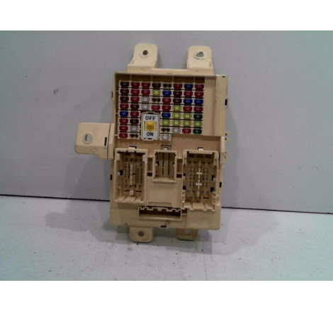 PLATINE FUSIBLE AV