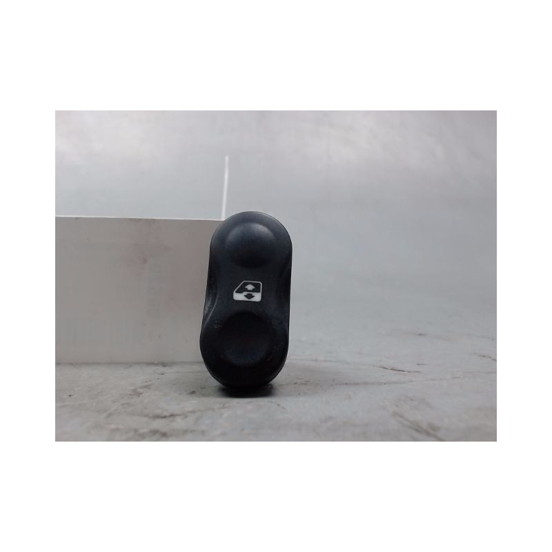 COMMANDE LEVE-GLACE PORTE AVG DACIA DUSTER 2010-
