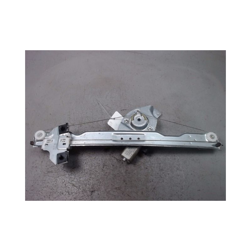 MECANISME+MOTEUR LEVE-GLACE AVANT DROIT DACIA DUSTER 2010-
