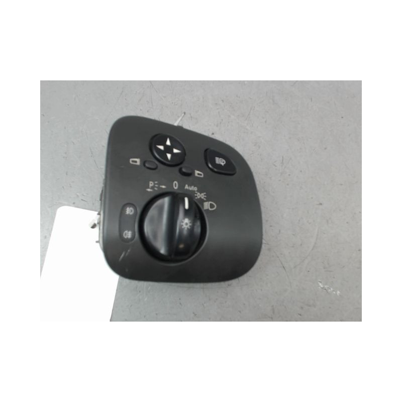 INTERIEUR COMMANDE PHARES MERCEDES CLASSE C SPORTCOUPE II Phase 1 (203) 2001-2004
