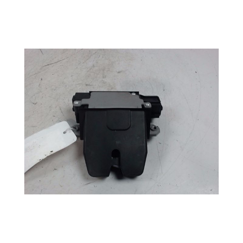 SERRURE HAYON  FORD FOCUS 04-07